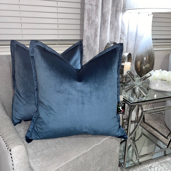 1-TGH TESSITURA ITALIAN VELVET
DECORATIVE PILLOW (Read description for details) - Picture 17 of 17